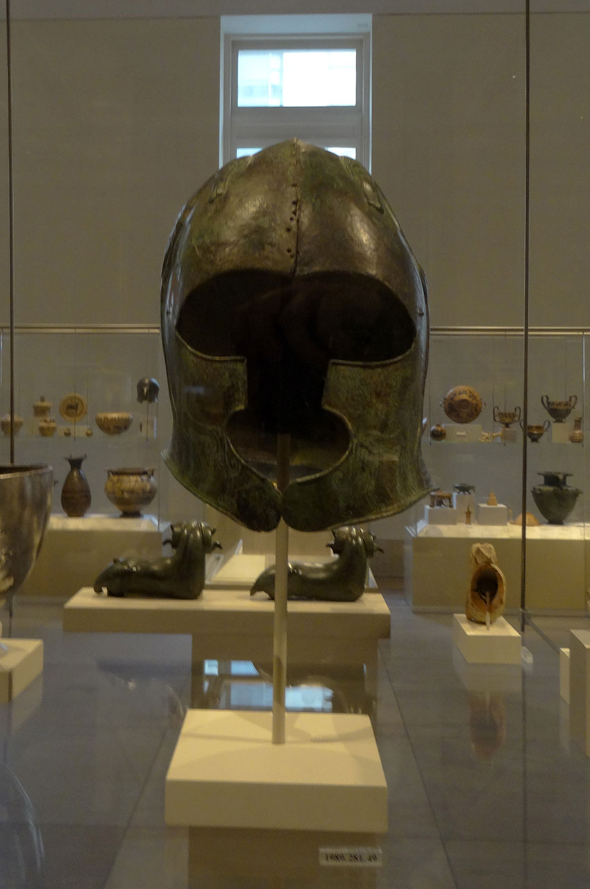 Casque en bronze, 7e siècle avant J.-C.