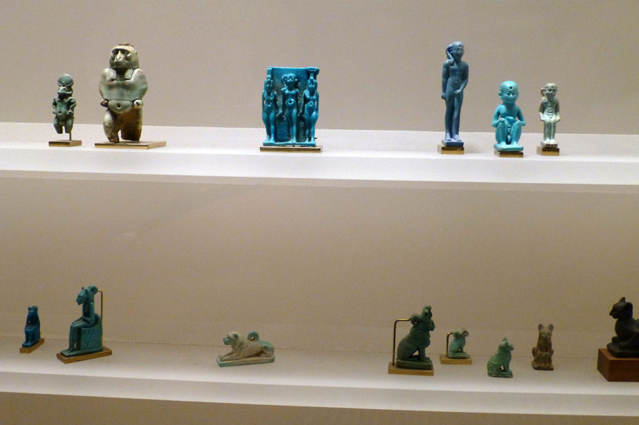 Diverses figurines d'origine égyptienne
