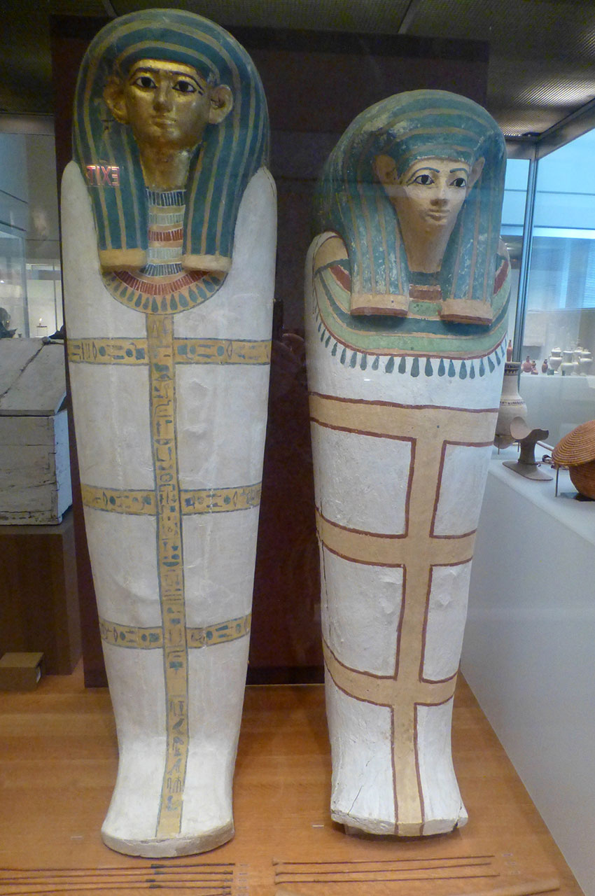 Sarcophages d'un homme et d'une femme datant de la 18e dynastie