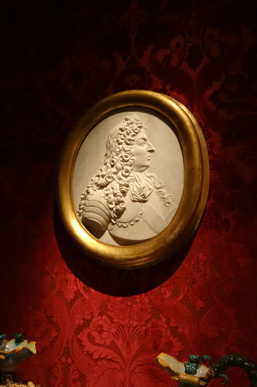 Portrait en relief de Louis XIV