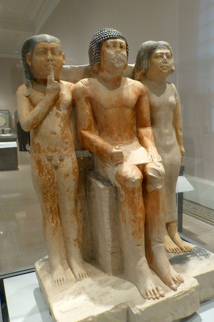 Statue de Nykara et sa famille