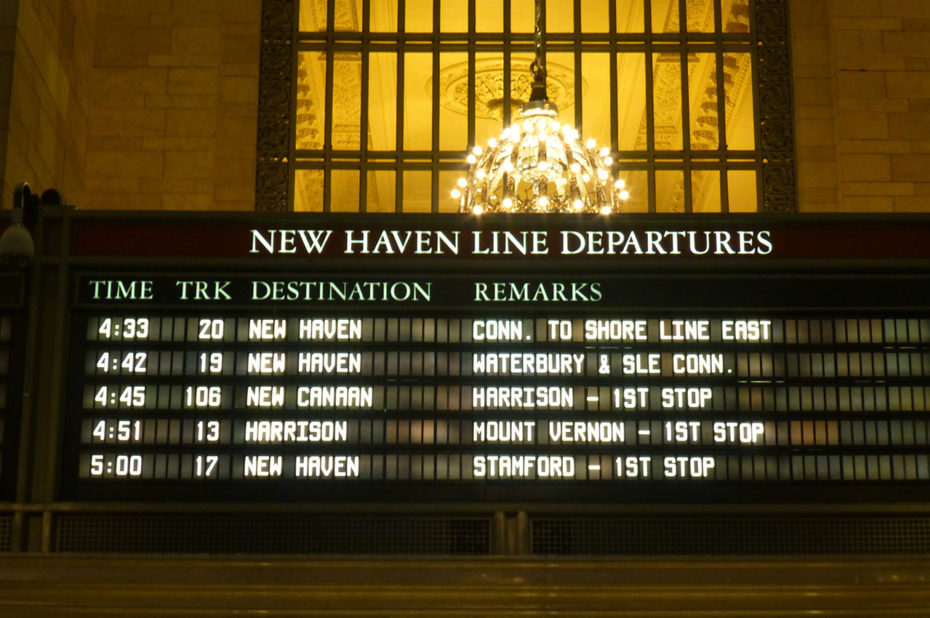 Tableau d'affichage des départs de New Haven Line