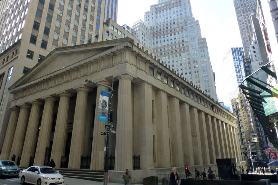 Federal Hall vu depuis Pine Street