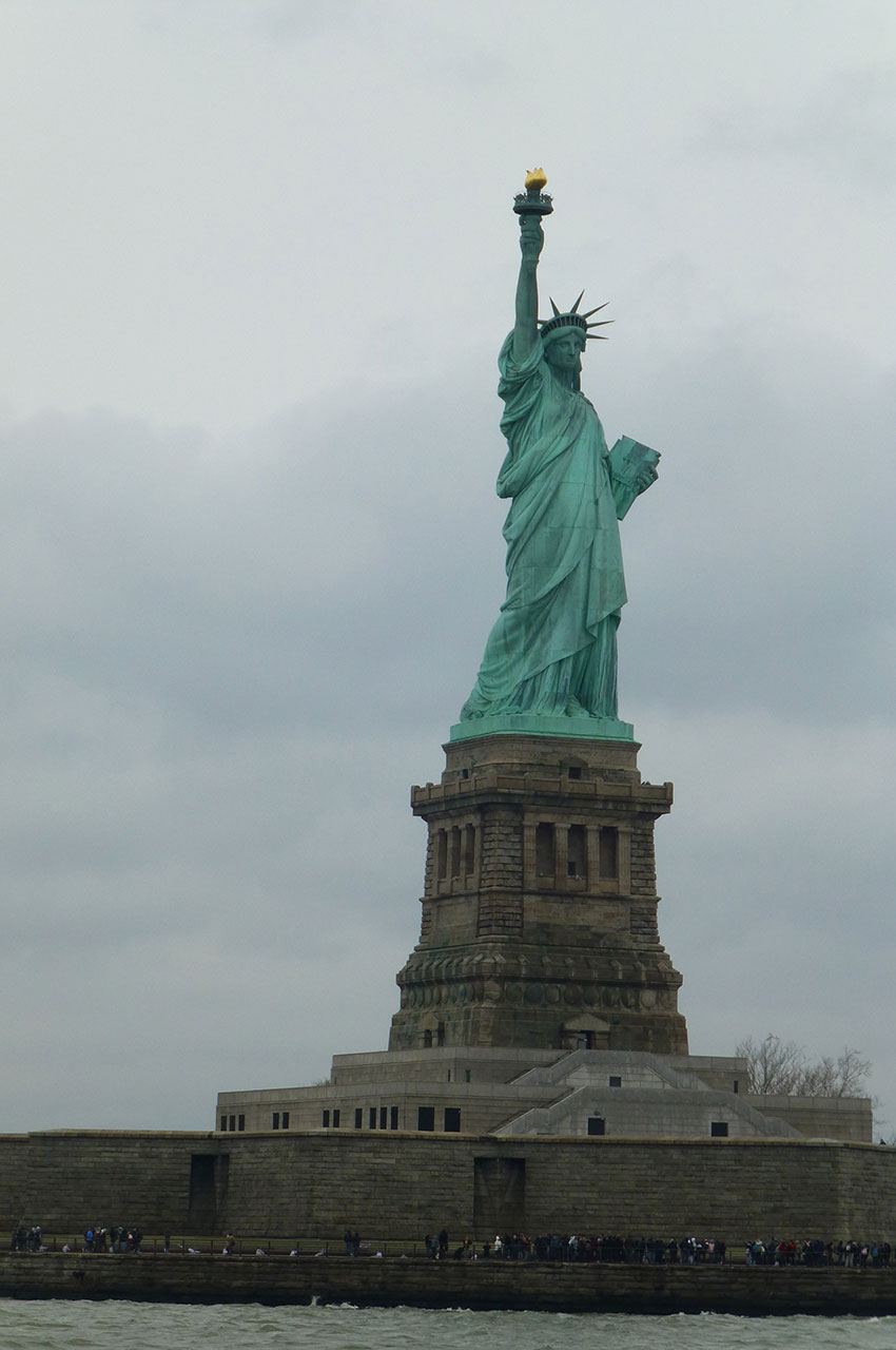 La statue de la Liberté est située sur Liberty Island