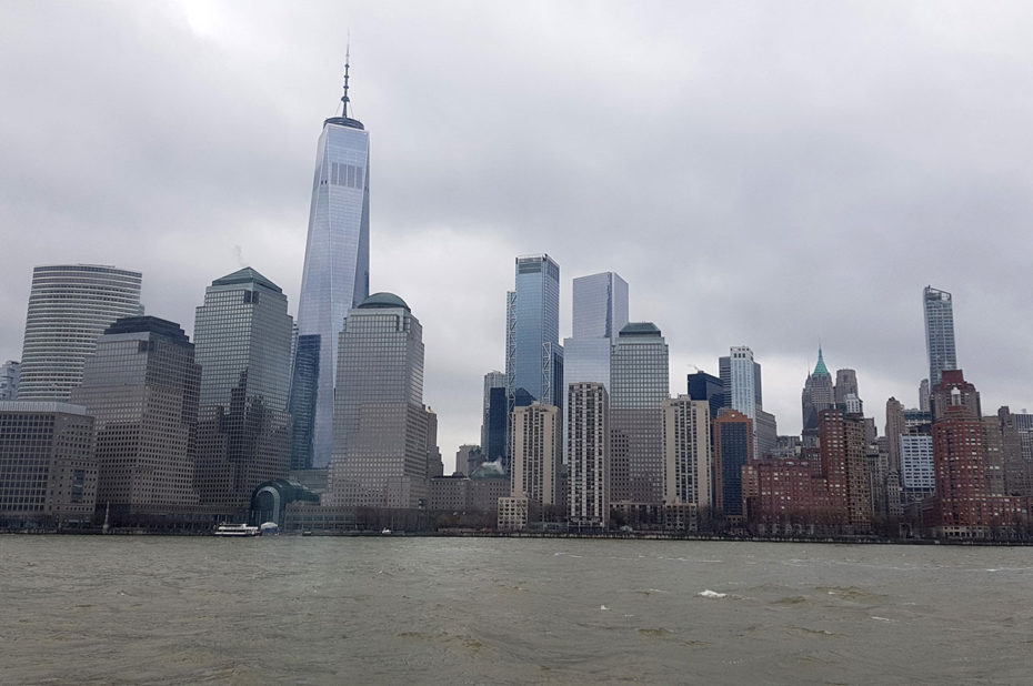 Le sud de Manhattan pendant la croisière sur l'Hudson river