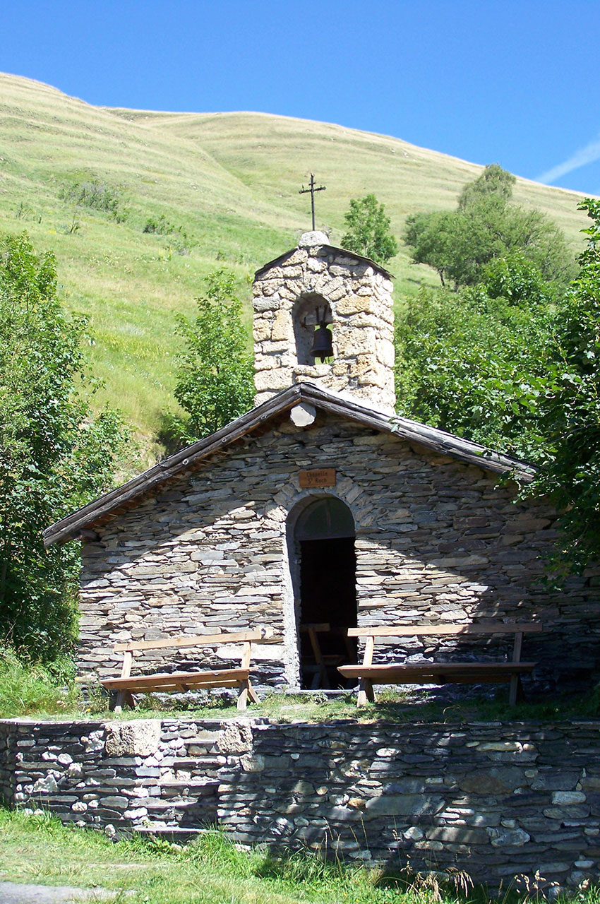 Petite chapelle sur les hauteurs de Besse-en-Oisans
