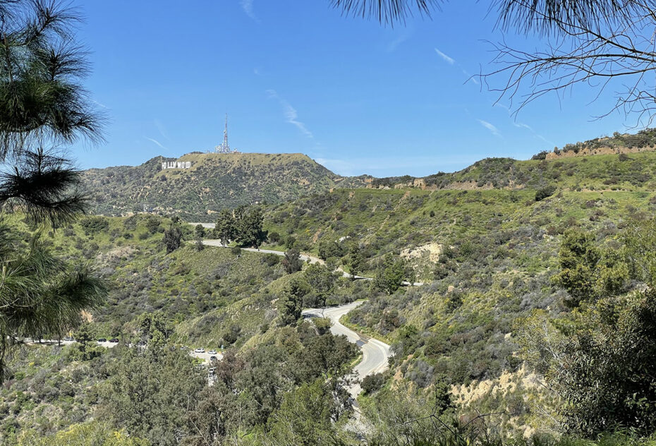 Western Canyon Road qui serpente sur le Mont Hollywood