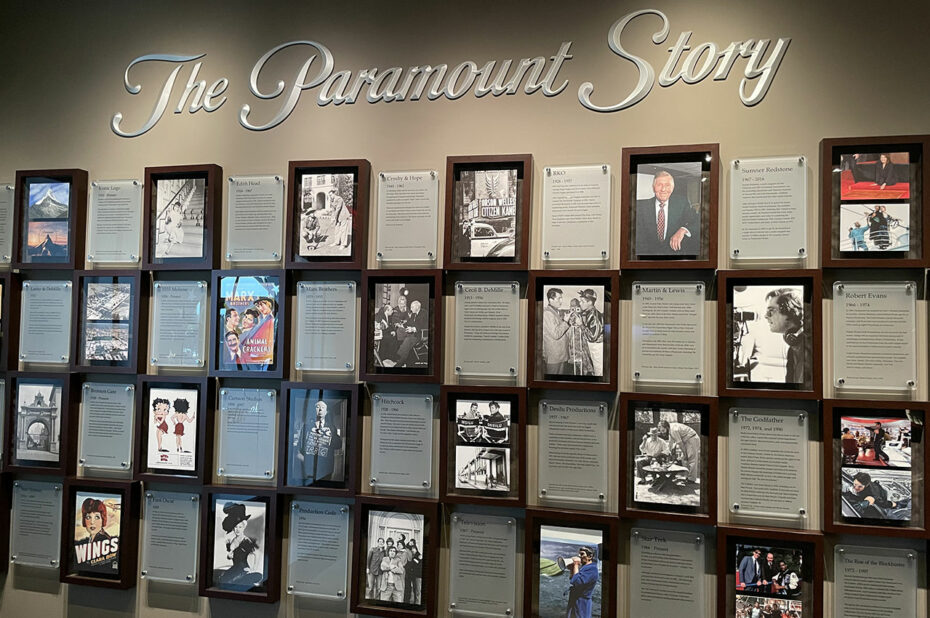 Cadres retraçant l'histoire de Paramount Pictures