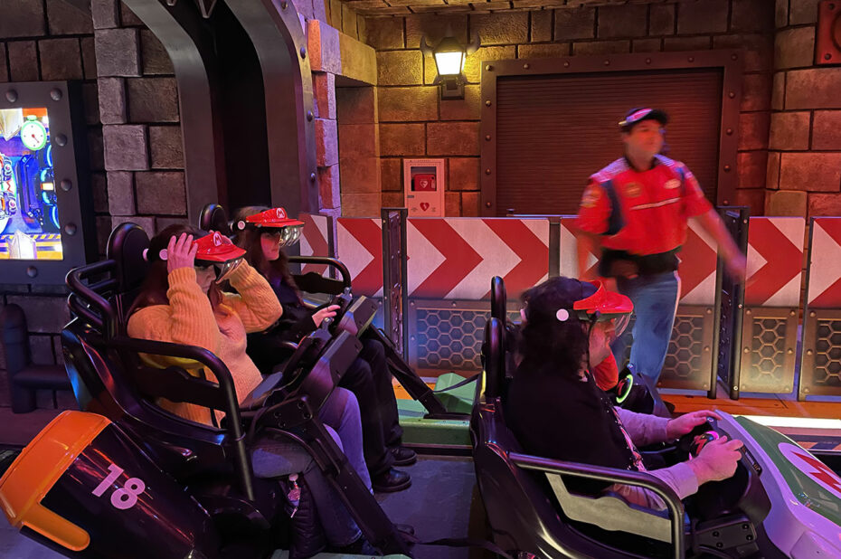 En piste pour l'attraction Mario Kart