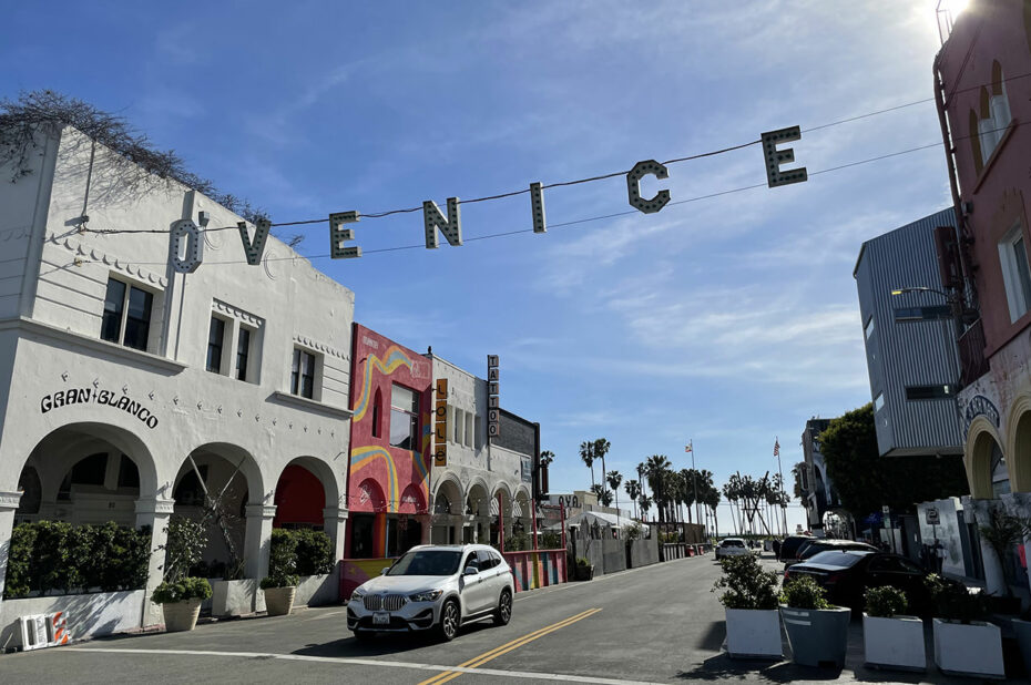 Banderole marquant l'entrée du quartier de Venice