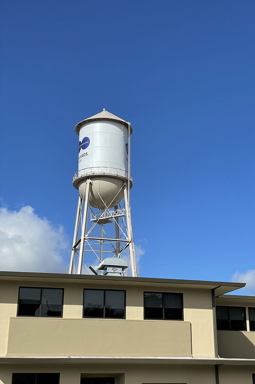 Château d'eau sur les toits des Studios Warner Bros