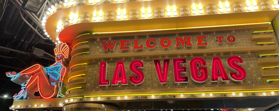 Décor lumineux à l'intérieur d'un casino de Las Vegas