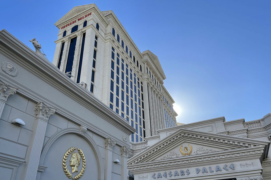 L'immense Caesars Palace, hôtel-casino emblématique du Strip