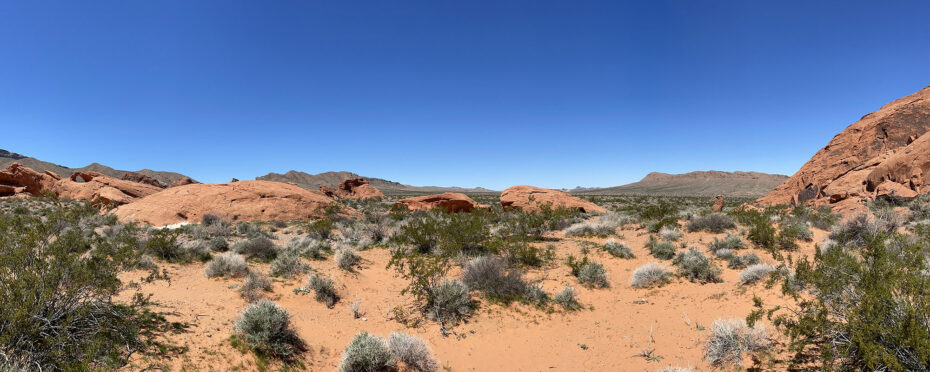 Paysage de montagnes et de désert, emblématique du Nevada