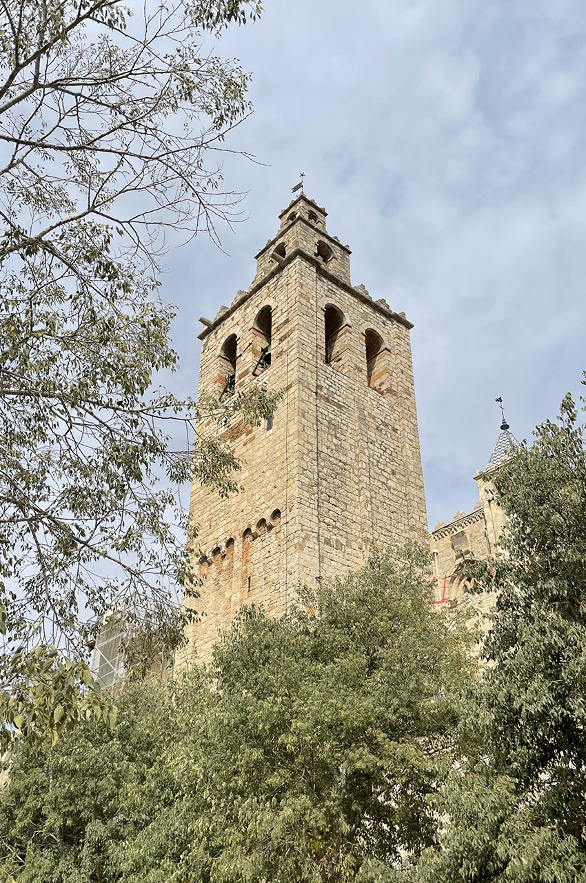 Le clocher, seul témoin visible du deuxième temple monastique