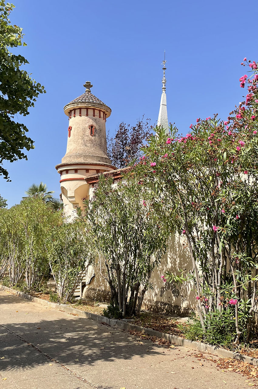 Promenade dans les jardins du monastère