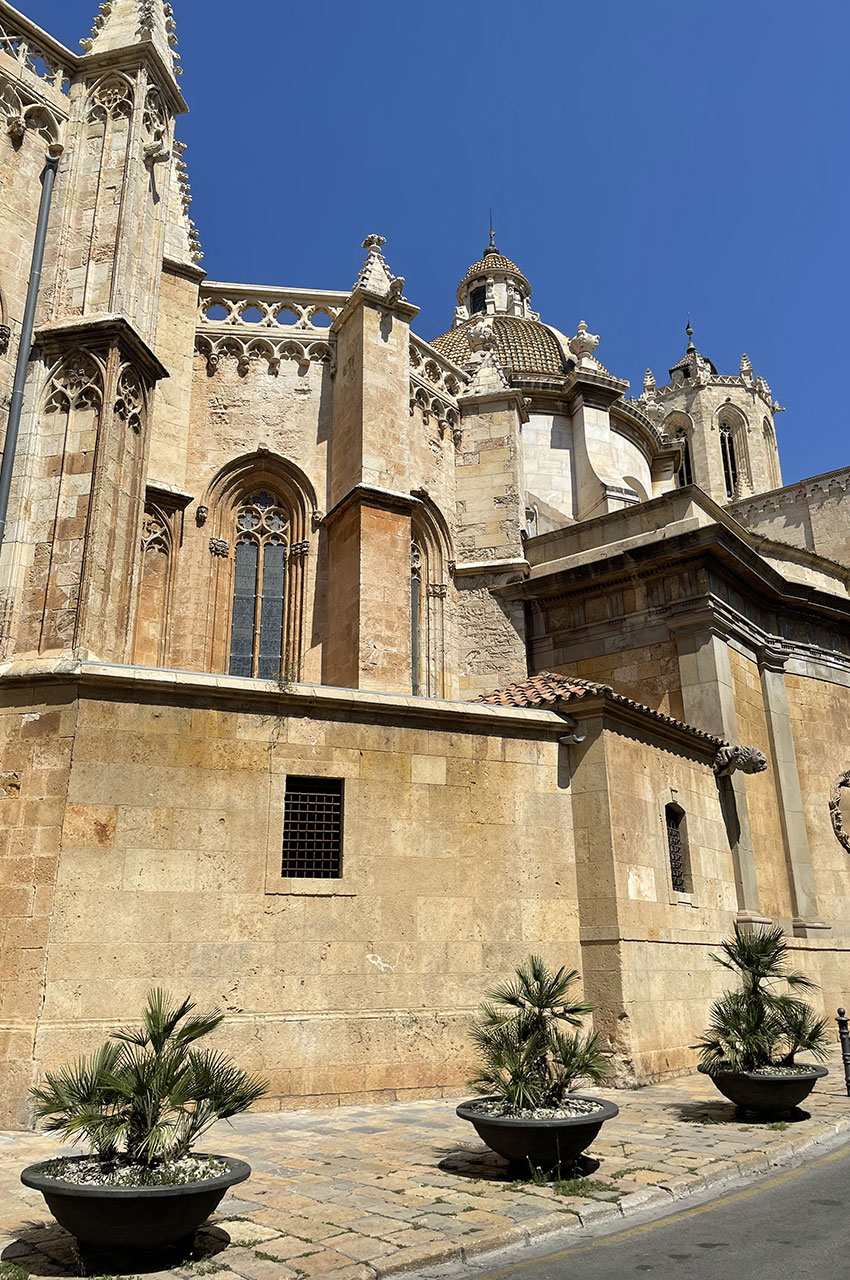 La cathédrale de Tarragone est un exemple de transition du roman vers le gothique