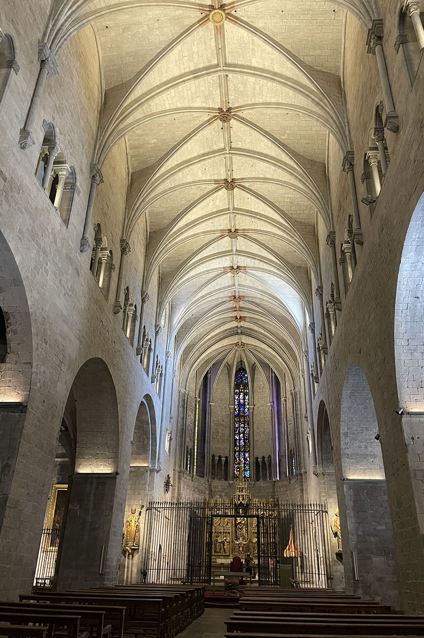 La nef de la basilique est de style gothique