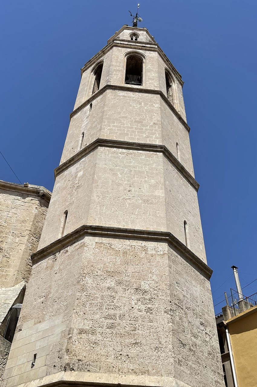 Tour du clocher de la basilique