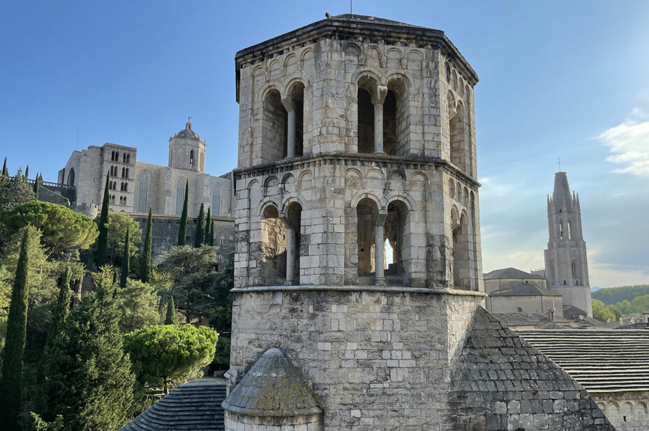 Vue des trois principaux clochers de la ville de Gérone