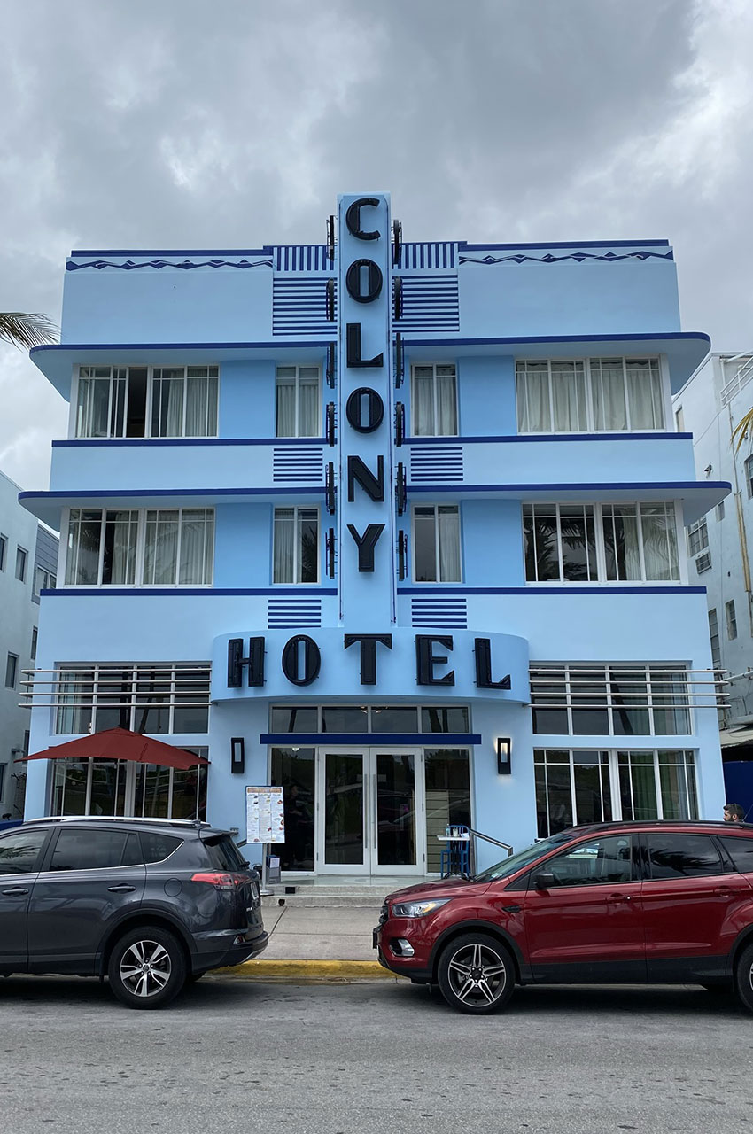 Le Colony Hotel à South Beach, dont l'histoire remonte à 1935