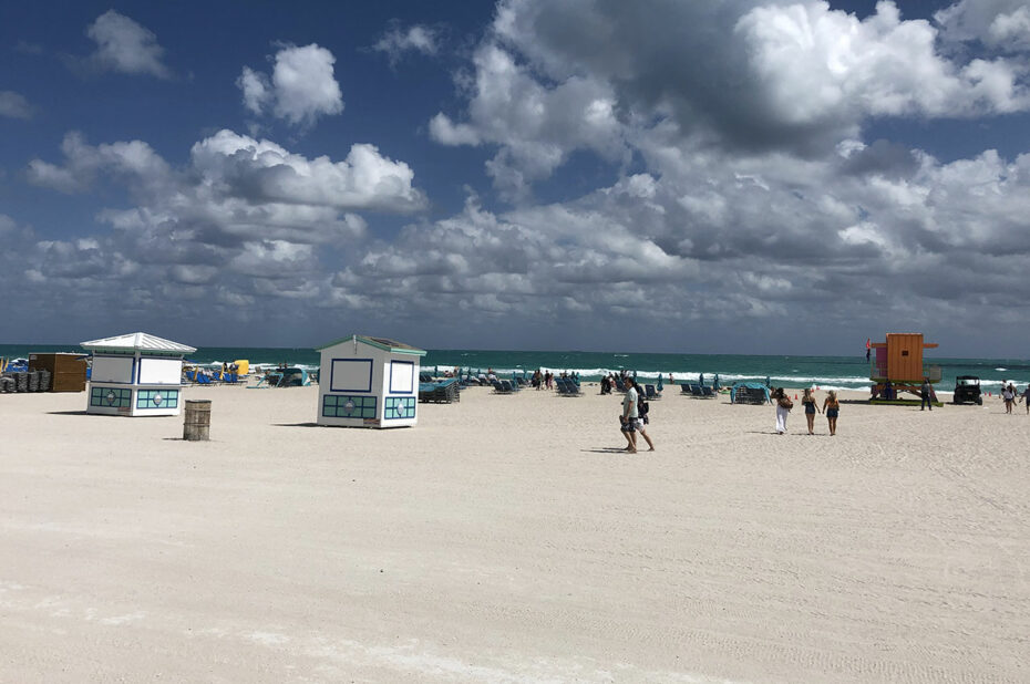 L'immense plage de Miami Beach