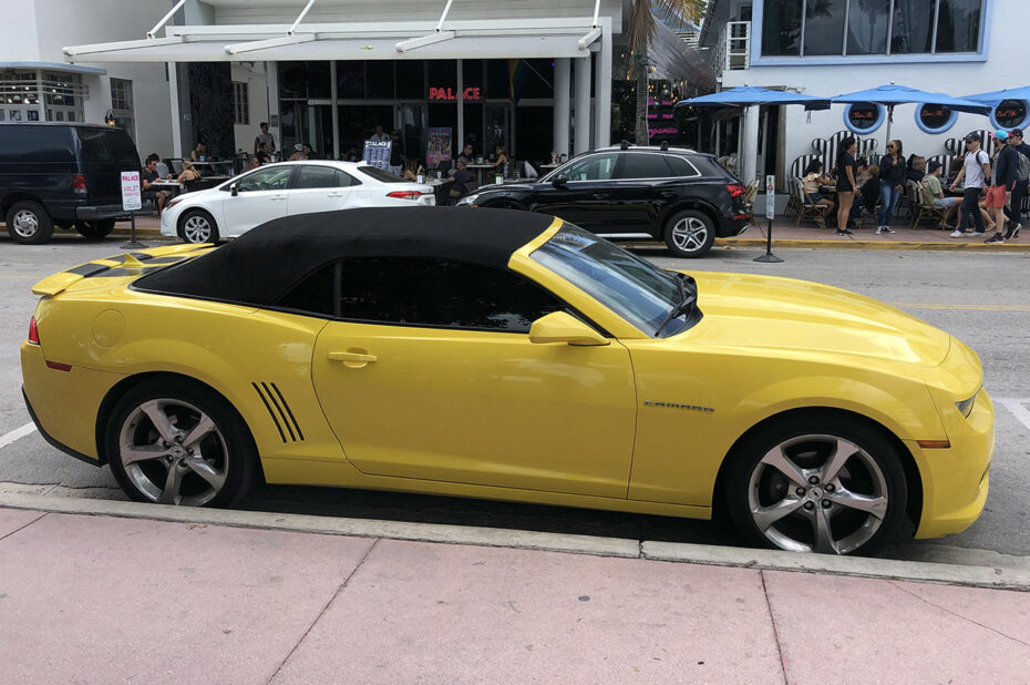 Mustang Camaro cabriolet jaune