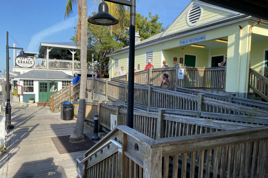 Près du port de Key West, entre boutiques et restaurants