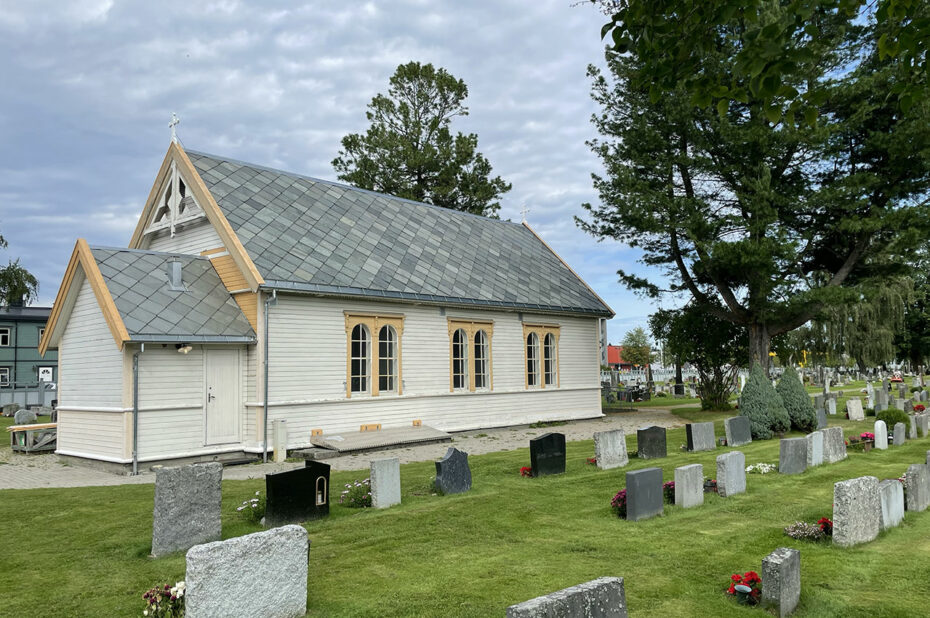 La chapelle et le cimetière de Levanger