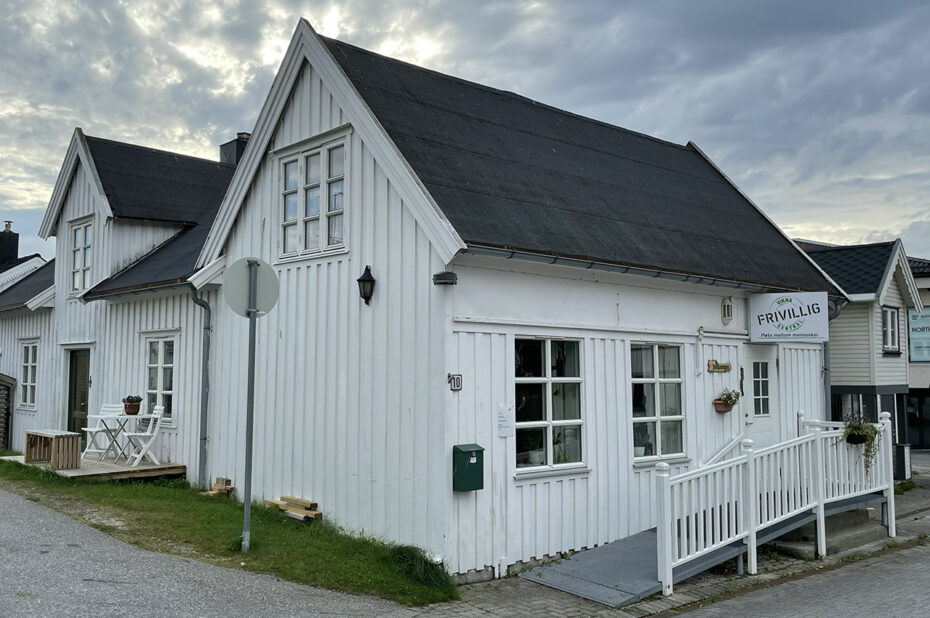 La maison en bois est traditionnelle en Norvège