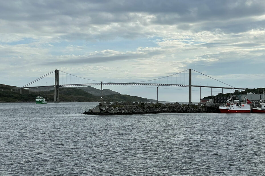 Le pont Nærøysund à Rørvik