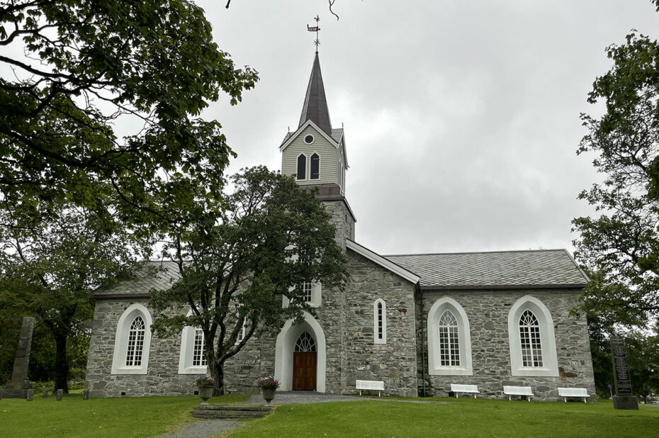 L'église de Brønnøysund a été imaginée par l'architecte Håkon Mosling