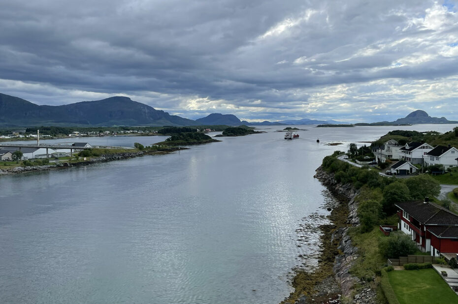 La ville de Brønnøysund compte environ 5000 habitants