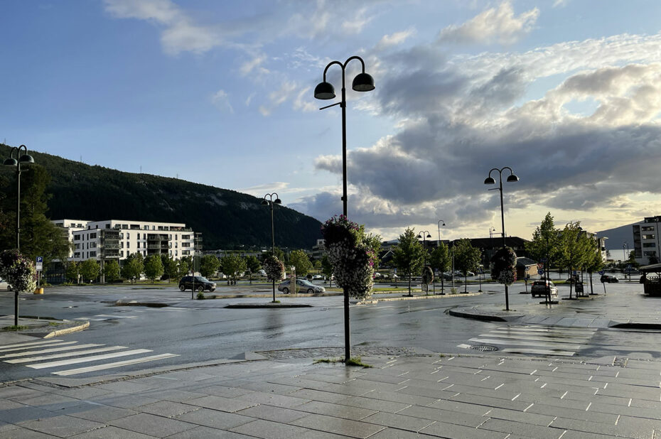 Le centre-ville de Mo i Rana après l'orage