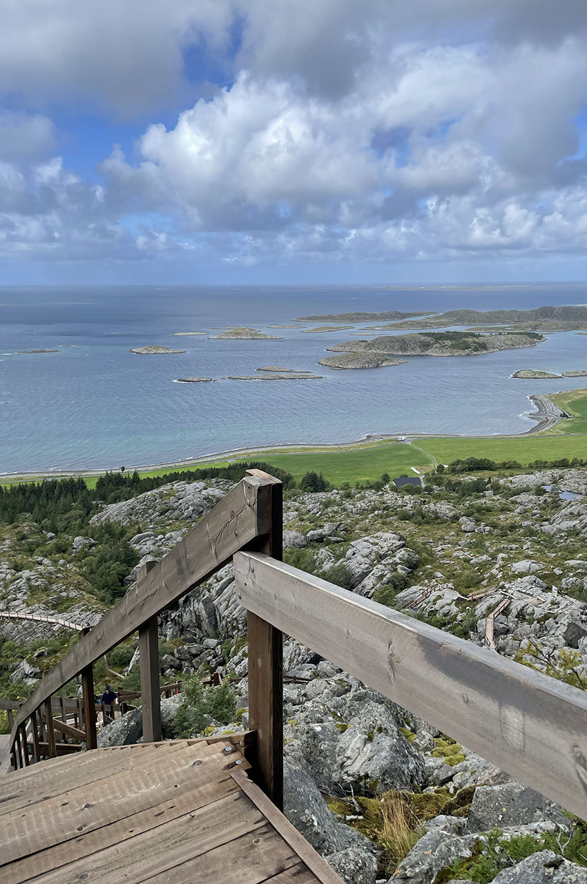 Magnifique vue tout au long de la montée au Ravnfloget