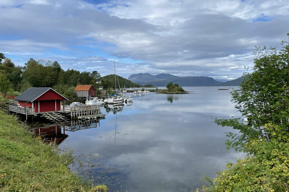 La tranquillité du port de Nevernes Havn