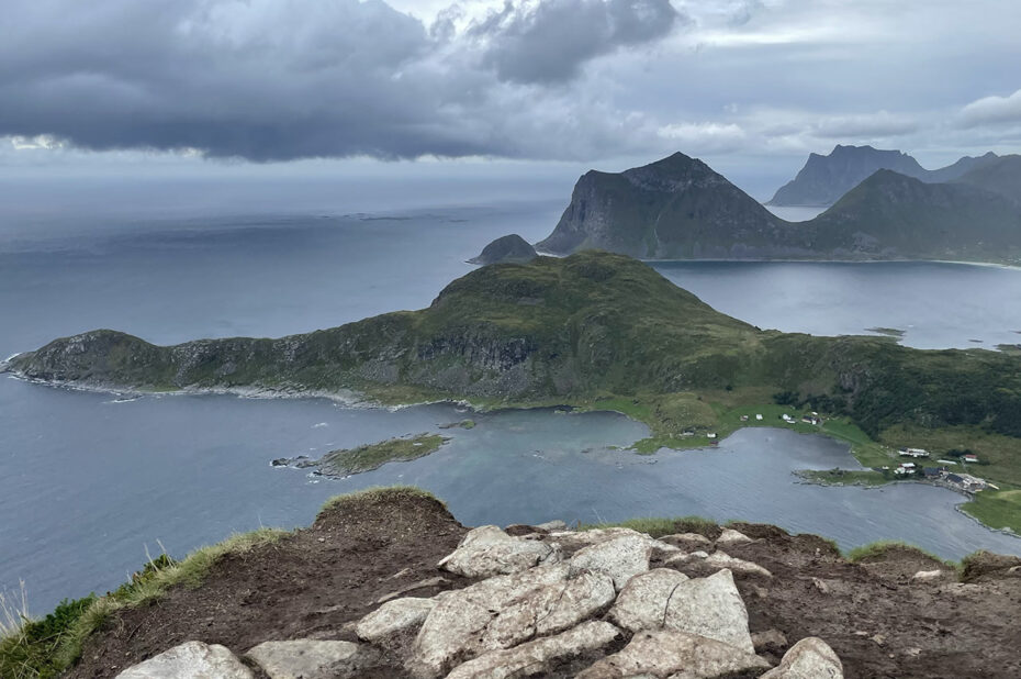 La randonnée à l'Offersøykammen est un incontournable des Lofoten