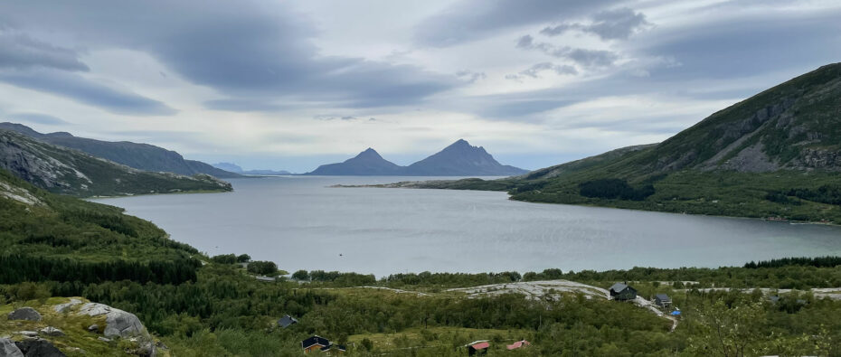 Vue sur le fjord depuis la randonnée Smaltinden