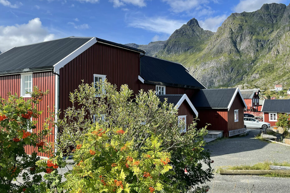 Maisons rouges caractéristiques des Lofoten