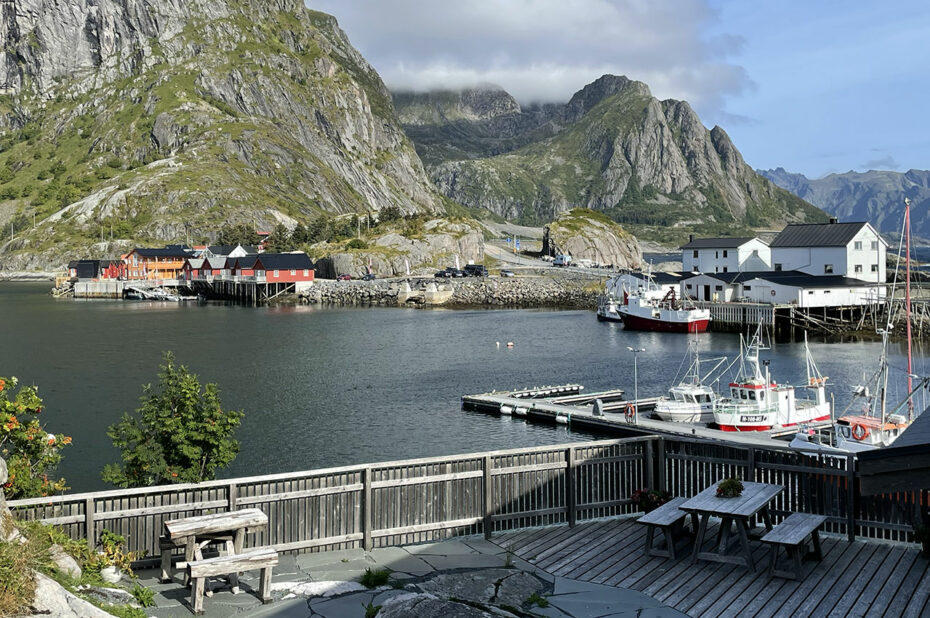 Terrasse face au port d'Hamnøy