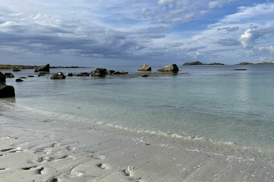 La belle plage aux eaux turquoise de Ramberg