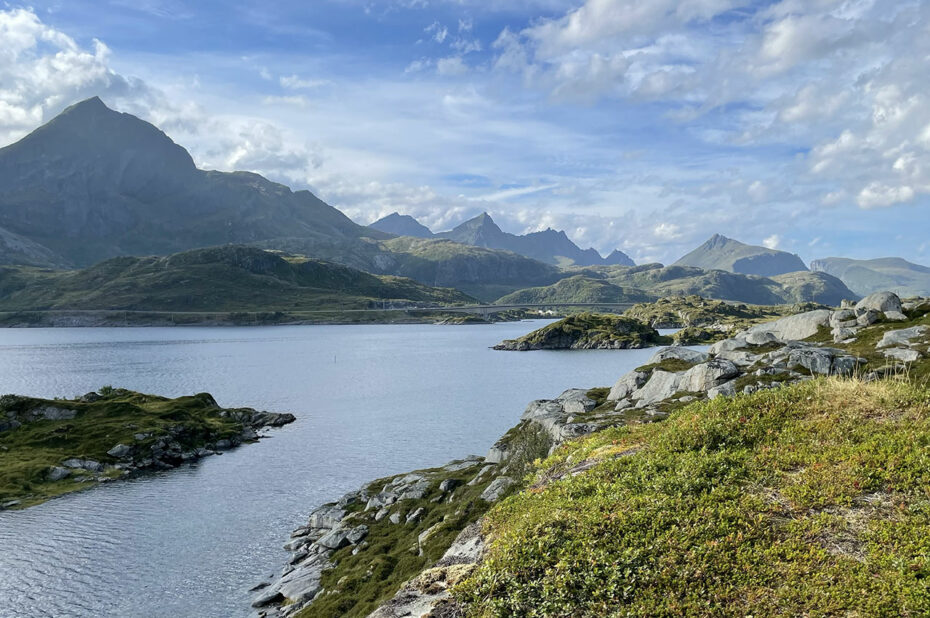 Paysage emblématique des Lofoten non loin de Sund