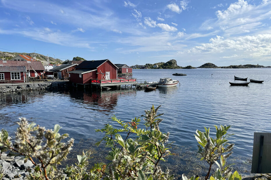 Le petit port tranquille de Sund dans les Lofoten