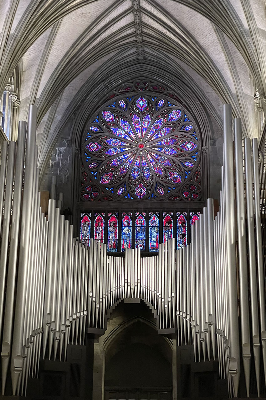 L'orgue et la magnifique rosace de la cathédrale