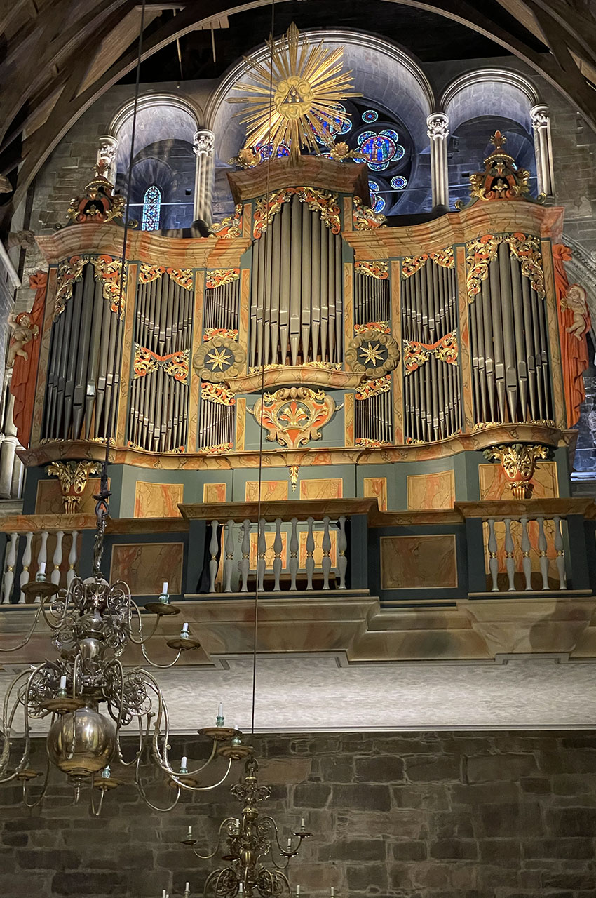 Orgue dans le transept nord de la cathédrale de Nidaros