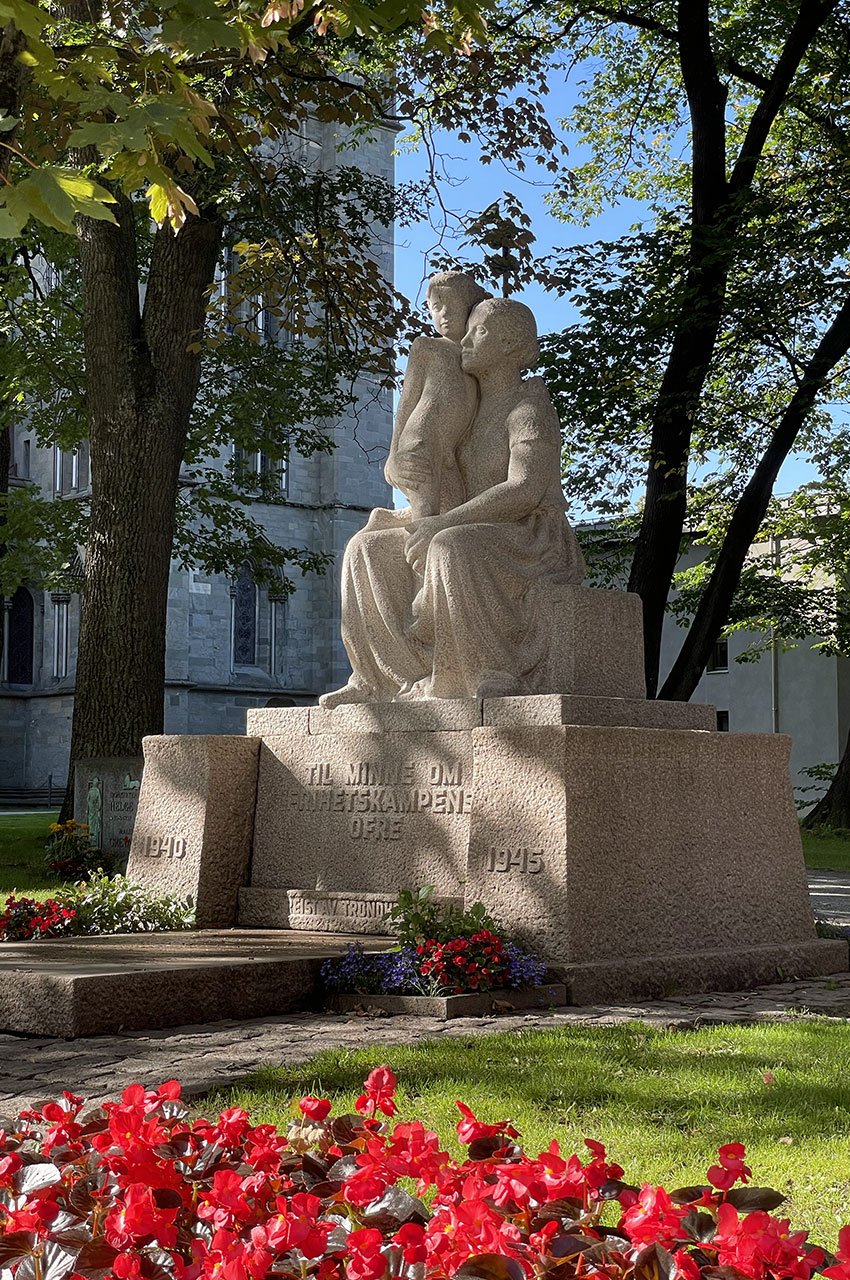 Statue en mémoire des victimes de la lutte pour la liberté de Kristofer Leirdal