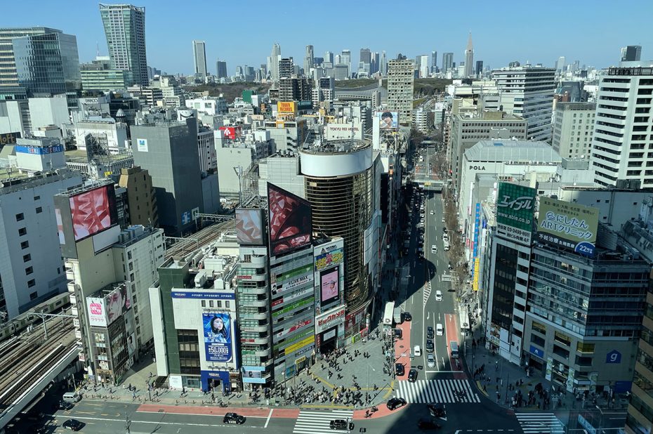 Matinée calme dans les rues de Shibuya