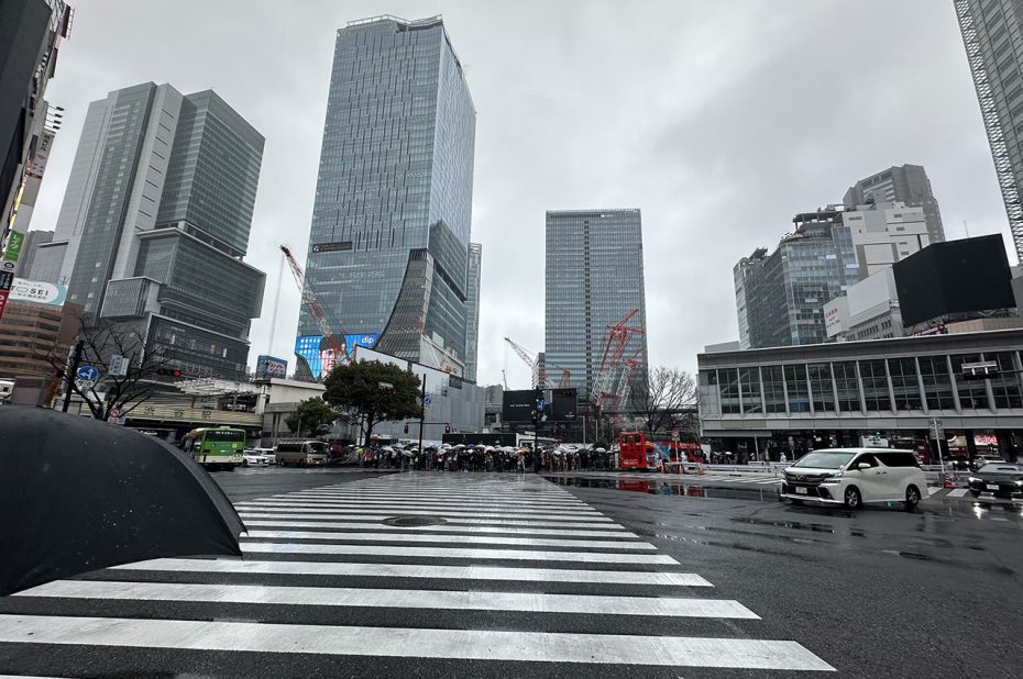 Shibuya crossing sous la pluie