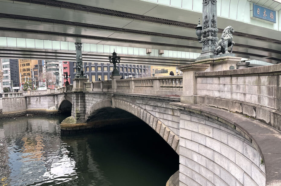 Le pont de Nihonbashi, reconstruit en 1911, date en réalité de l'époque Edo (1603)