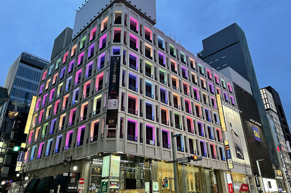 Exitmelsa, centre commercial sur le concept de l'élégance décontractée